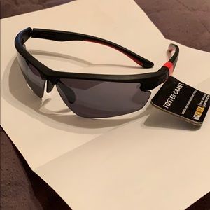 New With Tag FosterGrant Athletic Style Sunglasses